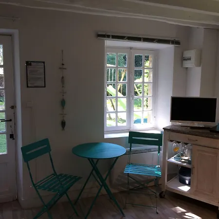 La Chambree Des Colombes *