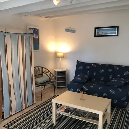 Bed & Breakfast La Chambree Des Colombes *